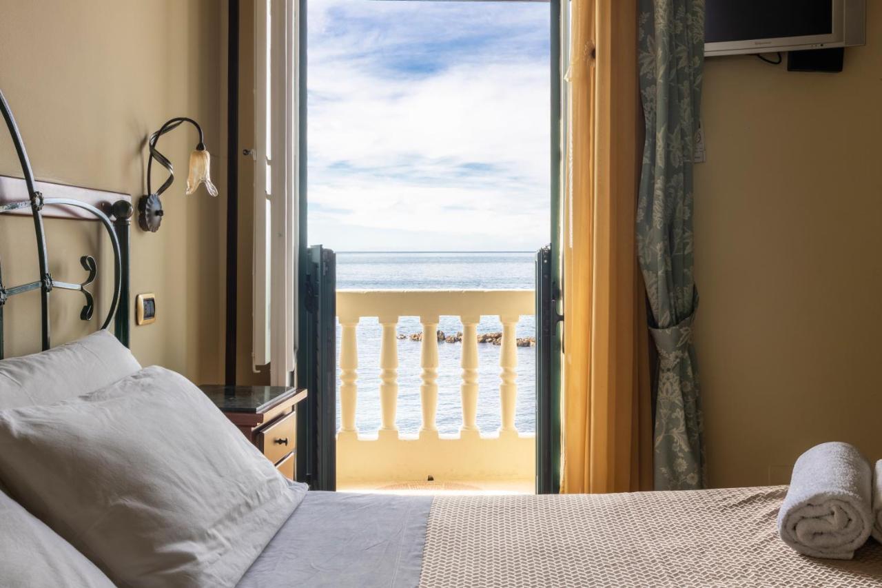 La Riviera 3*