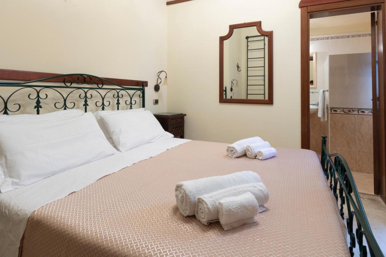 La Riviera Bed & Breakfast 3*